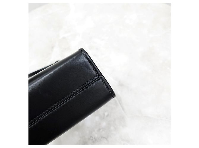 Prada Leder-Tote Bag mit geprägtem Dreieckslogo - Ansicht 13
