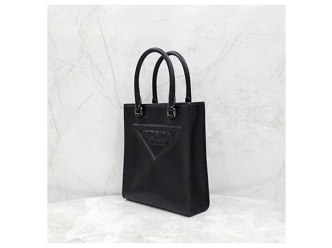 Prada Leder-Tote Bag mit geprägtem Dreieckslogo - Ansicht 2