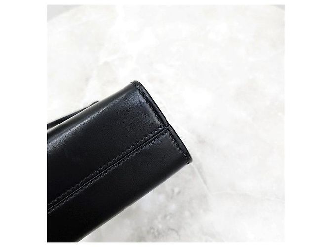 Prada Leder-Tote Bag mit geprägtem Dreieckslogo - Ansicht 6