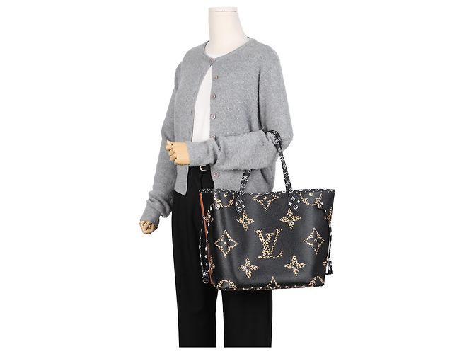 Louis Vuitton Borsa a spalla Jungle Neverfull MM - vista 14
