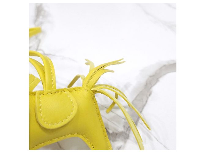 Hermès Rodeo PM Bag Charm Jaune Milton - vista 12