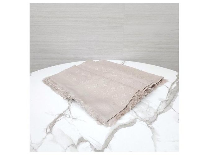 Louis Vuitton Sciarpa Sciopolo in Lana e Seta Monogram Classic Grigio - vista 2