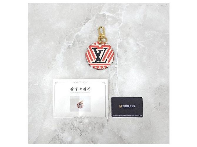 Louis Vuitton Portachiavi Charm Round Crafty - vista 5