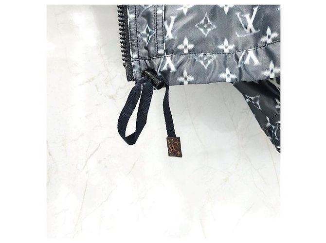 Louis Vuitton Chaqueta cortavientos Monogram - vista 3