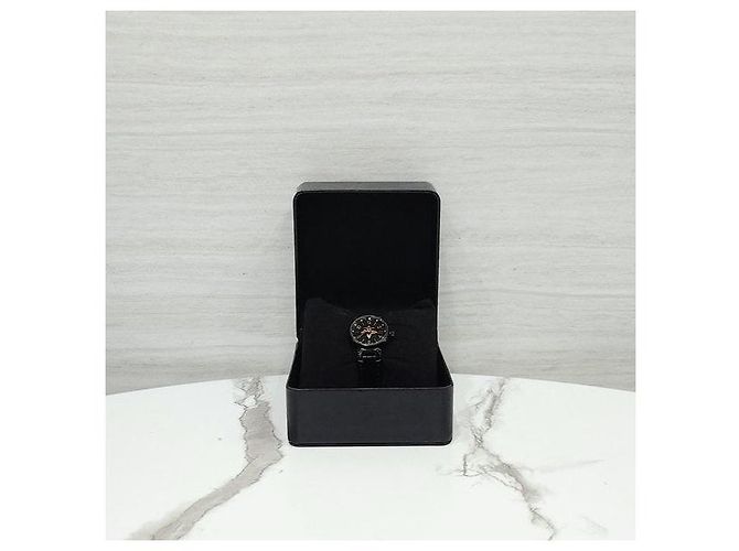 Louis Vuitton All Black Diamond Quarz Uhr - Ansicht 10
