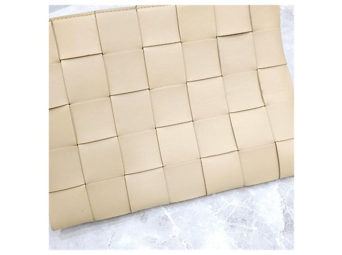 Bottega Veneta Clutch in pelle Intrecciato Medium - view 12