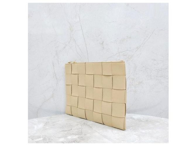 Bottega Veneta Clutch in pelle Intrecciato Medium - view 2