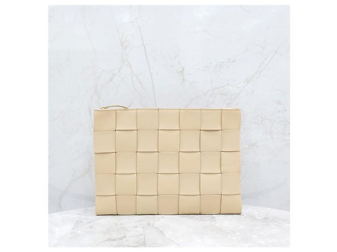 Bottega Veneta Clutch in pelle Intrecciato Medium - view 9