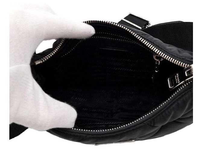 Prada Borsa a tracolla in nylon trapuntato con logo triangolare - vista 5