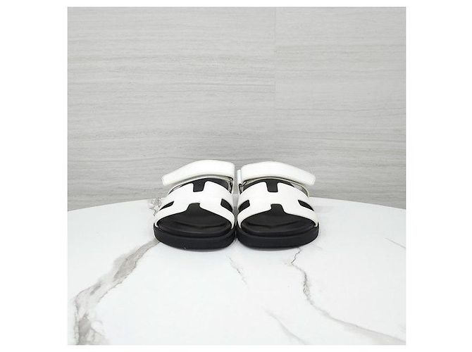 Hermès Sandali Slippers Cipre in vitello bianco - vista 2