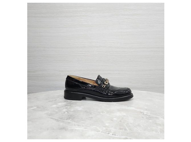 Chanel Mocassini in pelle verniciata nera con catena - vista 13