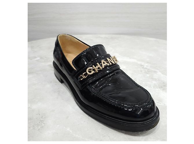 Chanel Mocassini in pelle verniciata nera con catena - vista 14
