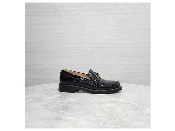 Chanel Mocassini in pelle verniciata nera con catena - vista 5