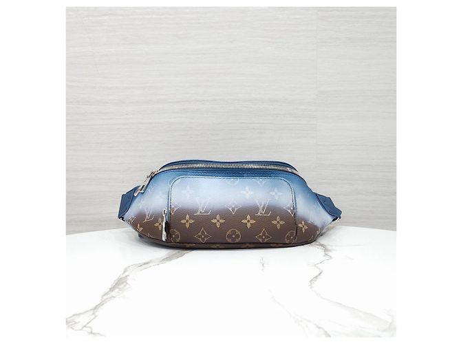 Louis Vuitton Marsupio Rush Monogram Pigment Blue Gradient - vista 10