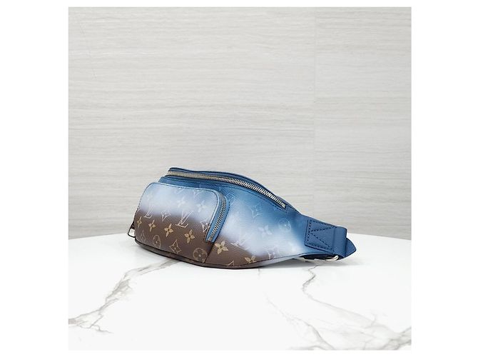 Louis Vuitton Marsupio Rush Monogram Pigment Blue Gradient - vista 11