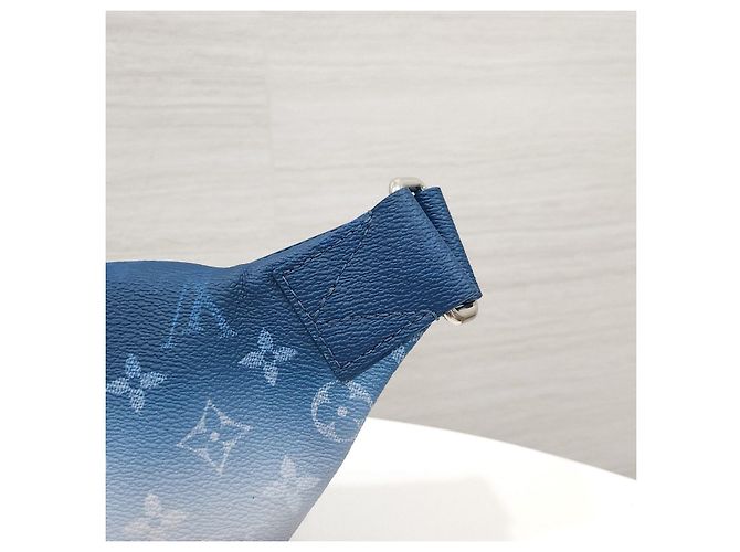 Louis Vuitton Marsupio Rush Monogram Pigment Blue Gradient - vista 15