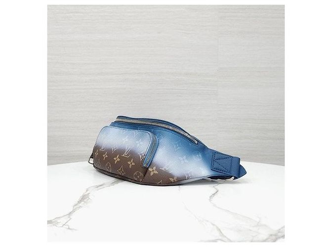 Louis Vuitton Marsupio Rush Monogram Pigment Blue Gradient - vista 2