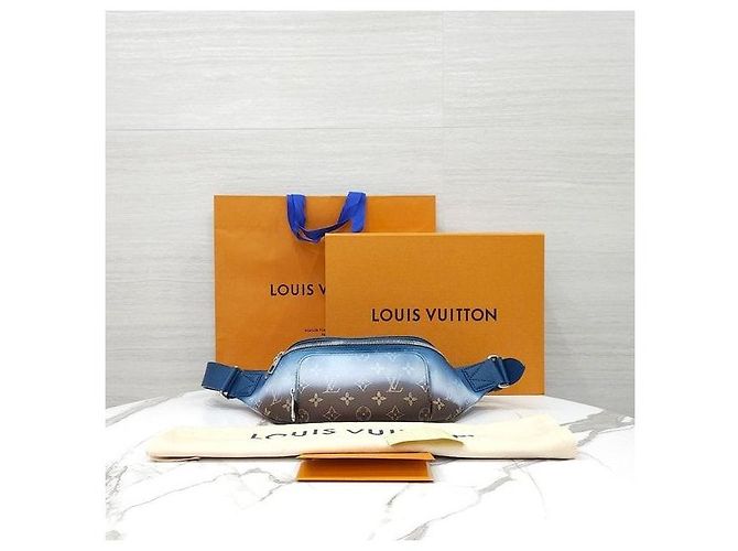 Louis Vuitton Marsupio Rush Monogram Pigment Blue Gradient - vista 9
