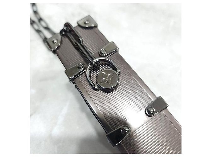 Louis Vuitton Eclipse Trunk Mini Crossbody Bag mit Kette - Ansicht 10