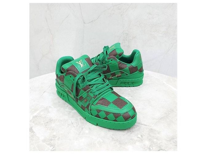 Louis Vuitton Sneakers Pharrell LV Trainer Damier Pop Collection - vista 3