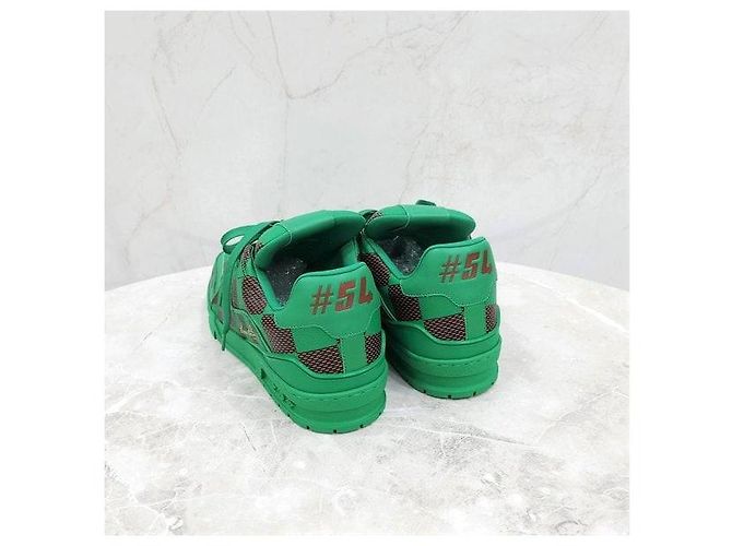 Louis Vuitton Sneakers Pharrell LV Trainer Damier Pop Collection - vista 4