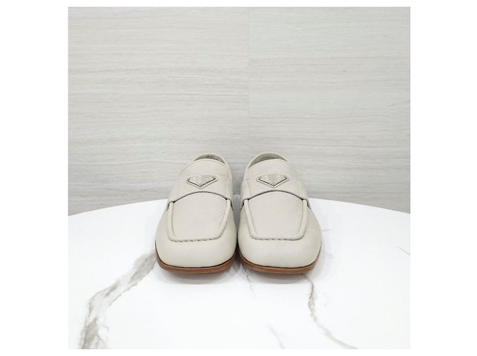 Prada Mocassino in pelle logo Triangle Chalk White - vista 10