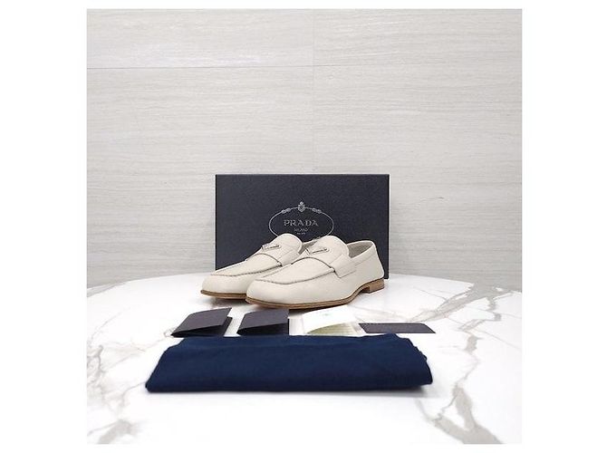Prada Mocassino in pelle logo Triangle Chalk White - vista 8