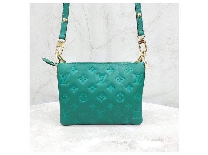 Louis Vuitton Borsa a tracolla Green Coussin BB Chain - vista 3
