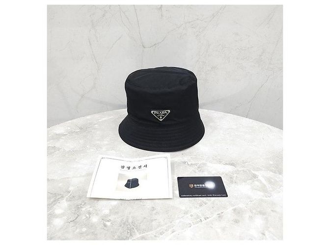 Prada Cappello bucket in nylon con logo Triangle - vista 7
