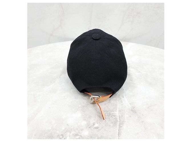 Louis Vuitton Cappello Essential in denim monogram nero - vista 3