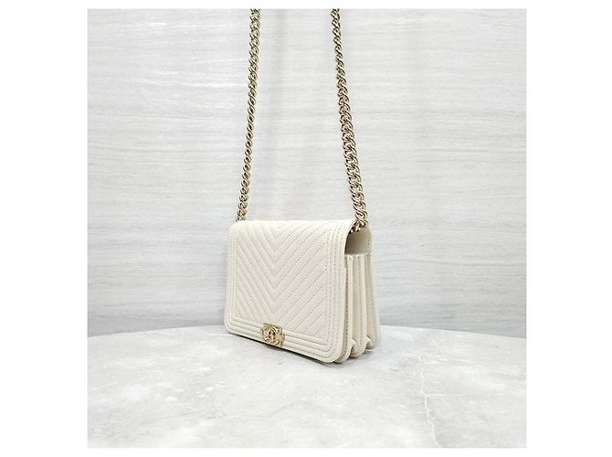 Chanel Borsa a tracolla Boy Chevron WOC con catena Caviar - vista 2