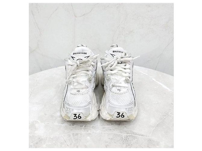 Balenciaga Weiße Runner Sneaker - Ansicht 2