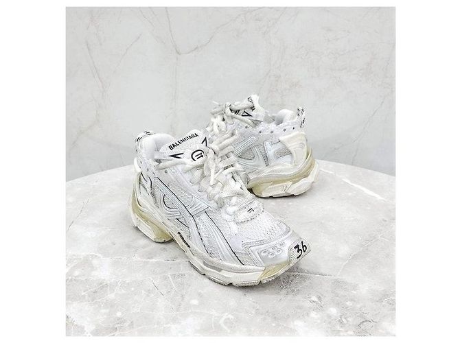 Balenciaga Weiße Runner Sneaker - Ansicht 3