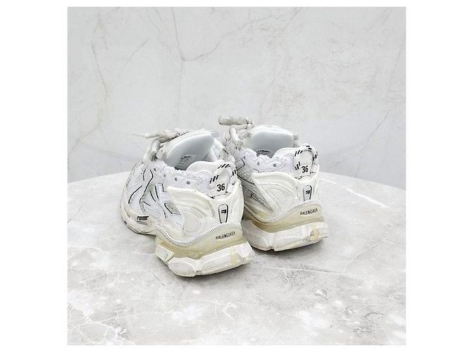 Balenciaga Weiße Runner Sneaker - Ansicht 4
