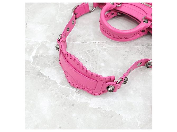Balenciaga Borsa a tracolla piccola Neo Lurcagol Rosa - vista 15