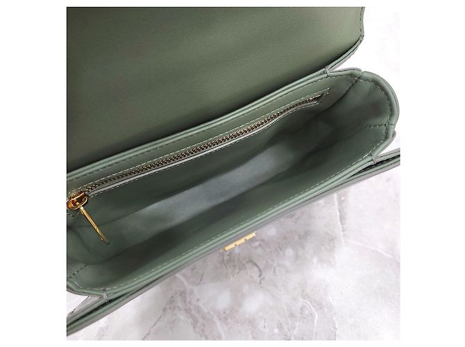 Céline Borsa a tracolla con catena Clea Versace Khaki - vista 15