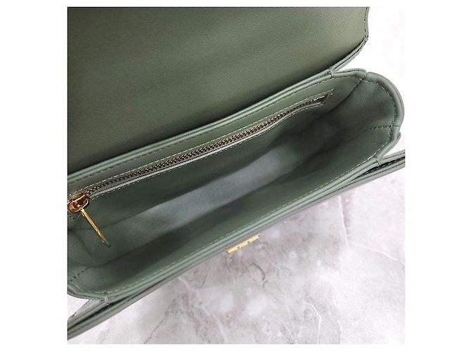 Céline Borsa a tracolla con catena Clea Versace Khaki - vista 7