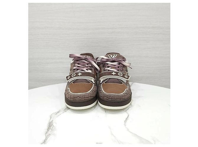 Louis Vuitton Sneakers Crocodile Trainer Mocha Brown - vista 2
