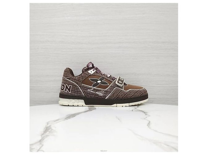 Louis Vuitton Sneakers Crocodile Trainer Mocha Brown - vista 4
