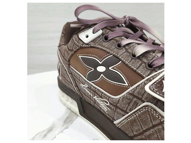 Louis Vuitton Sneakers Crocodile Trainer Mocha Brown - vista 6