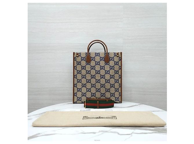 Gucci Borsa Tote Medium in tela Interlocking Korea Exclusive - vista 9