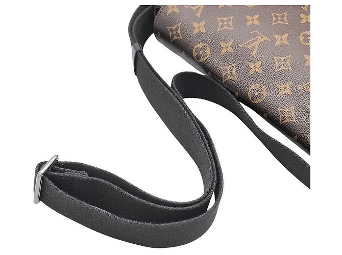 Louis Vuitton Makarasar District MM - vista 3