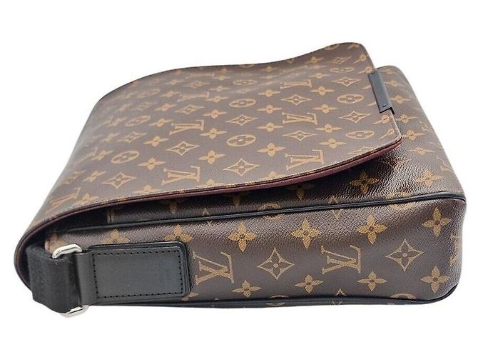 Louis Vuitton Makarasar District MM - vista 4