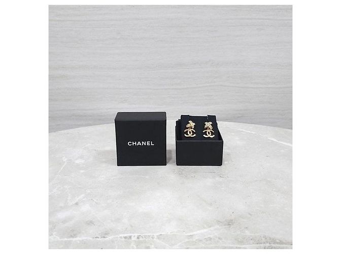 Chanel Orecchini a goccia in cristallo con logo - vista 4