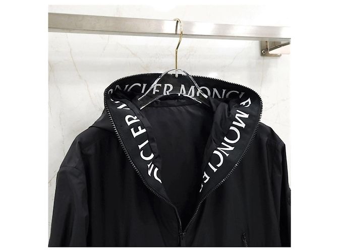 Moncler Giacca antivento con cappuccio e logo - vista 12