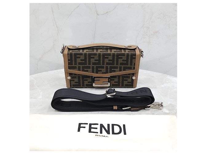 Fendi Borsa Baguette Soft Trunk - vista 14