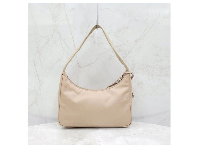 Prada Sac Mini Re-Edition en Nylon Desert Beige - vue 14