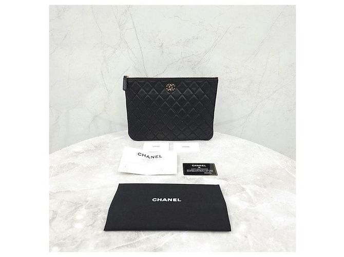 Chanel Clutch Medium Black con dettagli dorati - vista 8