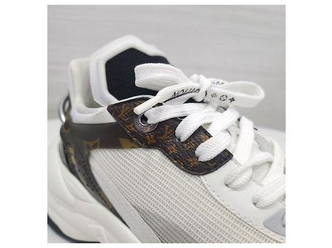 Louis Vuitton Run Sneakers White Monogram - Ansicht 7