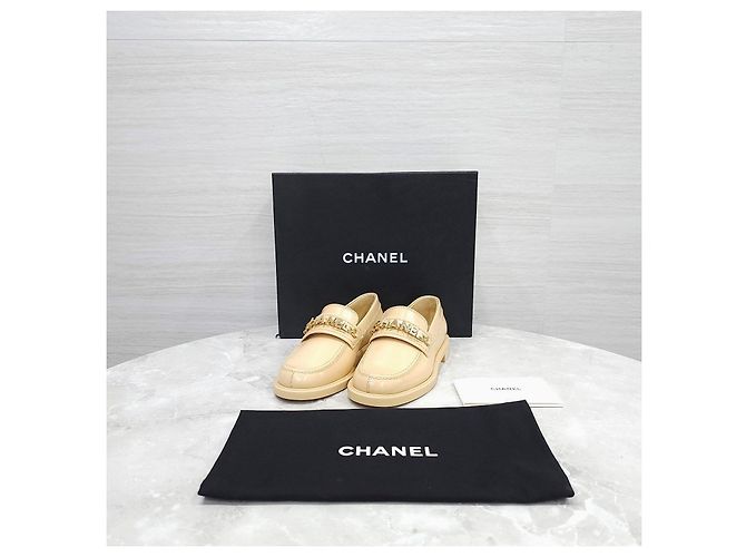 Chanel Mocassini Initial Patent Chain - vista 14